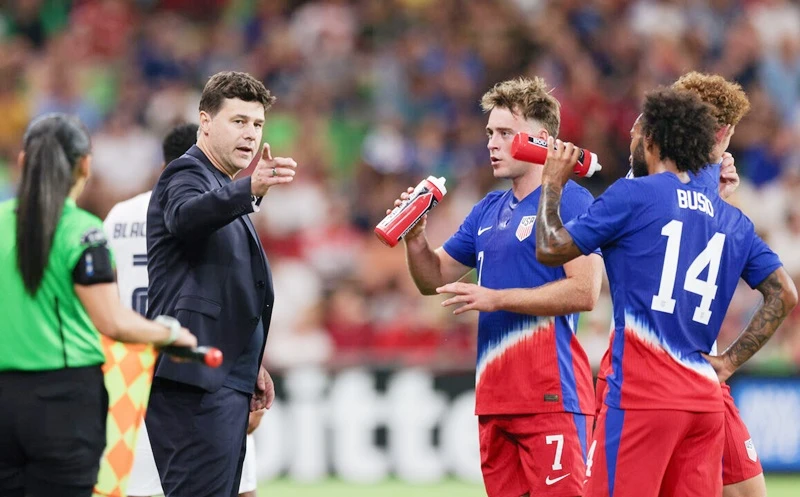 HLV Mauricio Pochettino đã có chiến thắng ngay trong trận ra mắt sự nghiệp quốc tế.